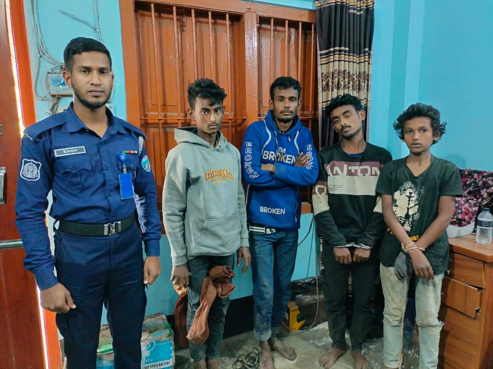 নবীনগর শিবপুরে চুরির অপরাধে ৪ চোর আটক, সিসিটিভি ফুটেজে মিলেছে সম্পৃক্ততা